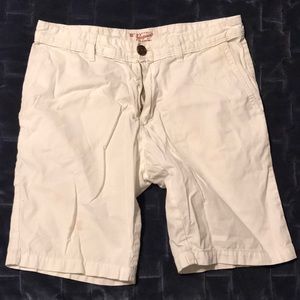 Mens 32” white slim chino shorts, 9 inch inseam